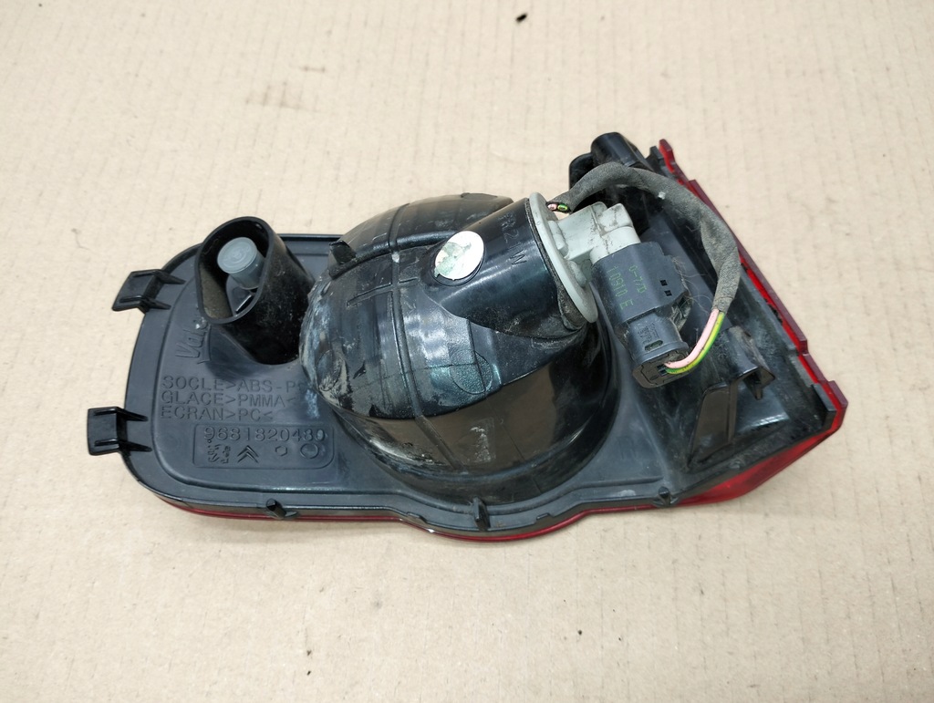 фото №8, Лампа w бампер задняя правая + левая citroen c3 picasso lata 2008-2012