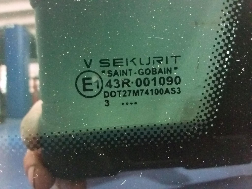 Vw touareg i стекло кузовная задняя правая 03 с Разборки