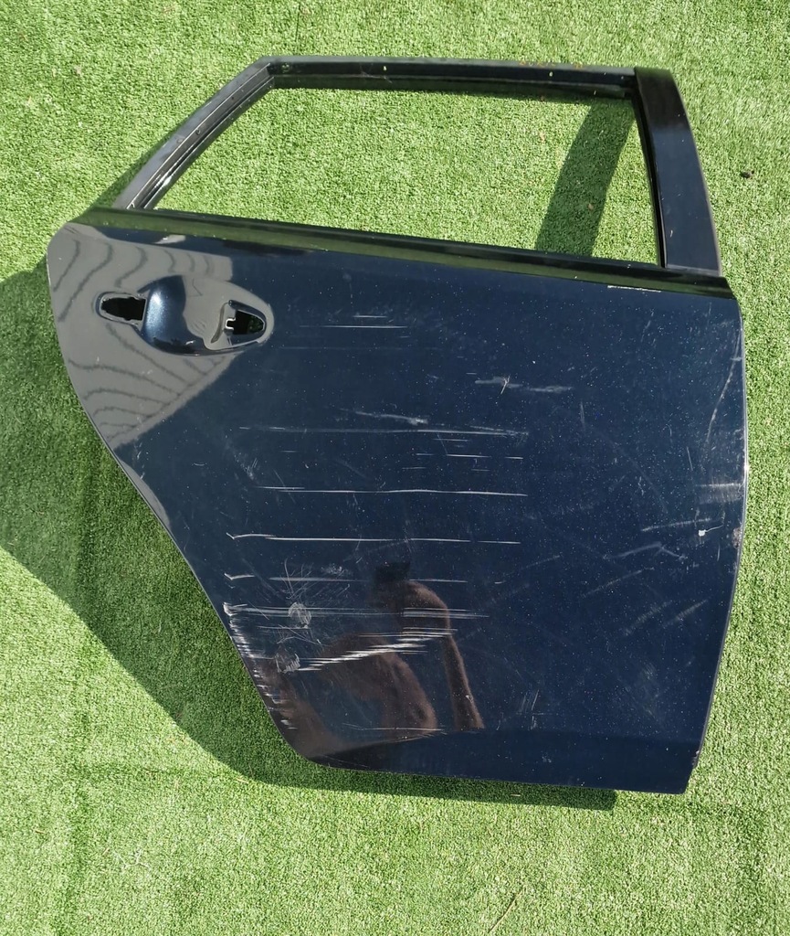 фото №1, Toyota auris 2 двері задні праве задня ii