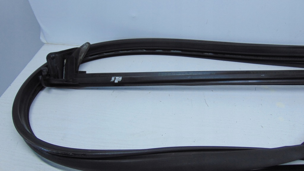 фото №8, | mercedes w207 прокладка дверь левая + стекло