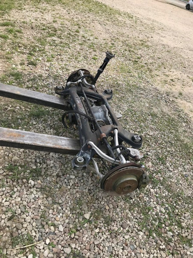 фото №1, Mercedes c klasa w204 поворотный кулак подвеска задняя