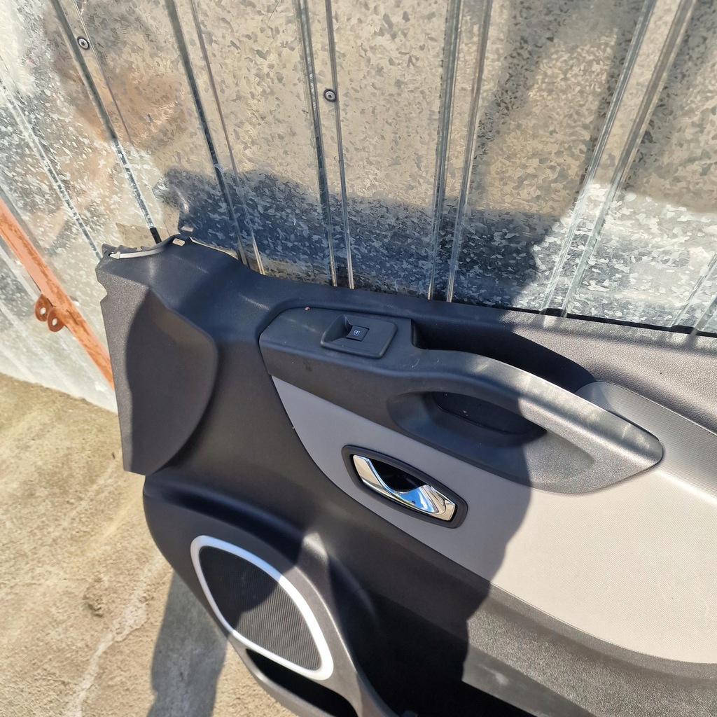 фото №7, Обивка обшивка дверь правых trafic iii