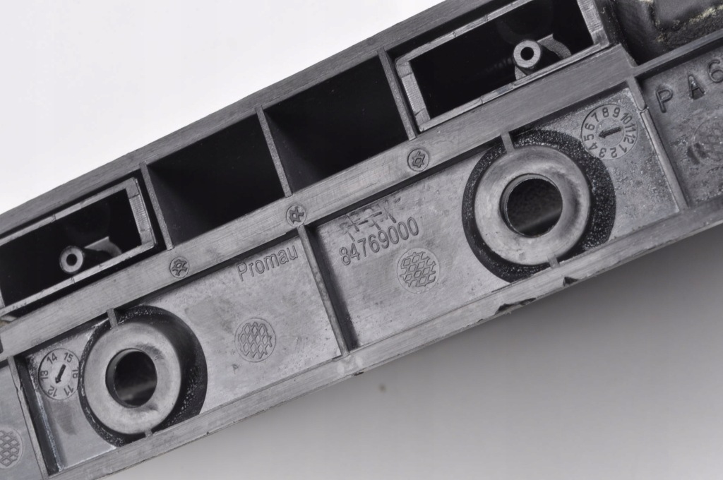 Ferrari california 4.3 накладка козырёк левая 84769000 Киев