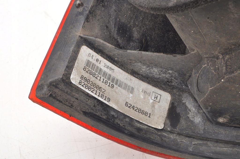 фото №8, Dacia logan i лампа права задня 8200211019