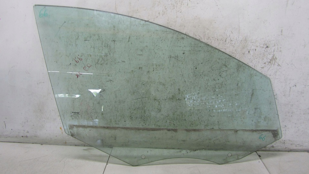 фото №1, Volvo xc60 стекло дверь правая перед 08-13