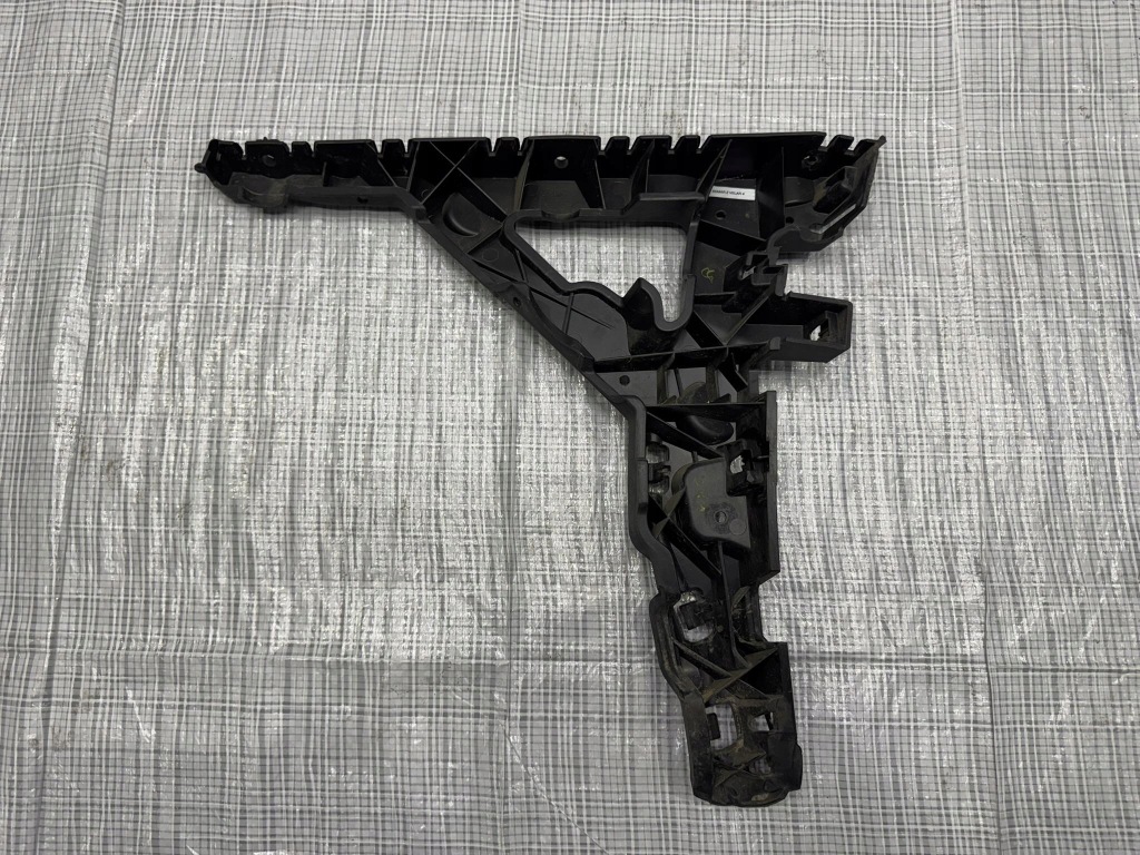 фото №1, Направляющая бампера land rover velar l560 r j8a2-17b930-af