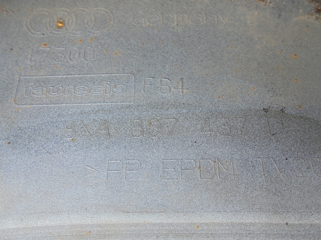 Оригинальный бампер перед передний audi a1 рестайлинг  s-line 8xa807437d 14-18 slask Недорого