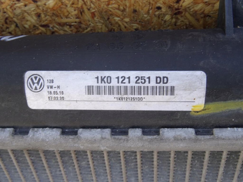 Audi a3 8p рестайлінг  golf vi eos 1.6 2.0 tdi радіатор води рідина 1k0121251dd Київ