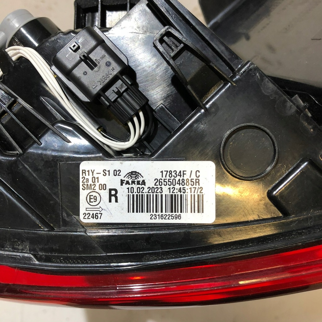 фото №2, Правая лампа задняя задняя led 265504885r renault clio v