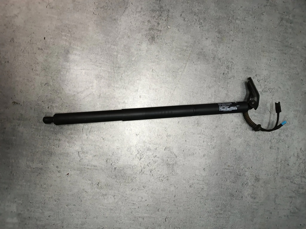 фото №1, Bmw 2 f46 привод крышки