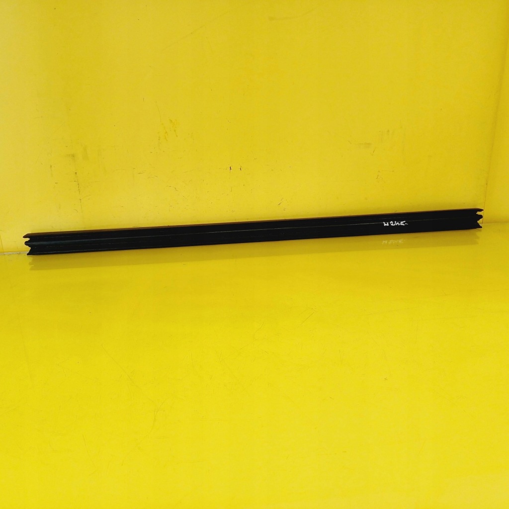 фото №1, Молдинг ущільнювач внутрішня mercedes-benz b w245 nr16