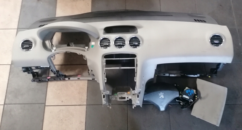 фото №1, Peugeot 308 08r панель приладів приладова подушка безпеки ремені