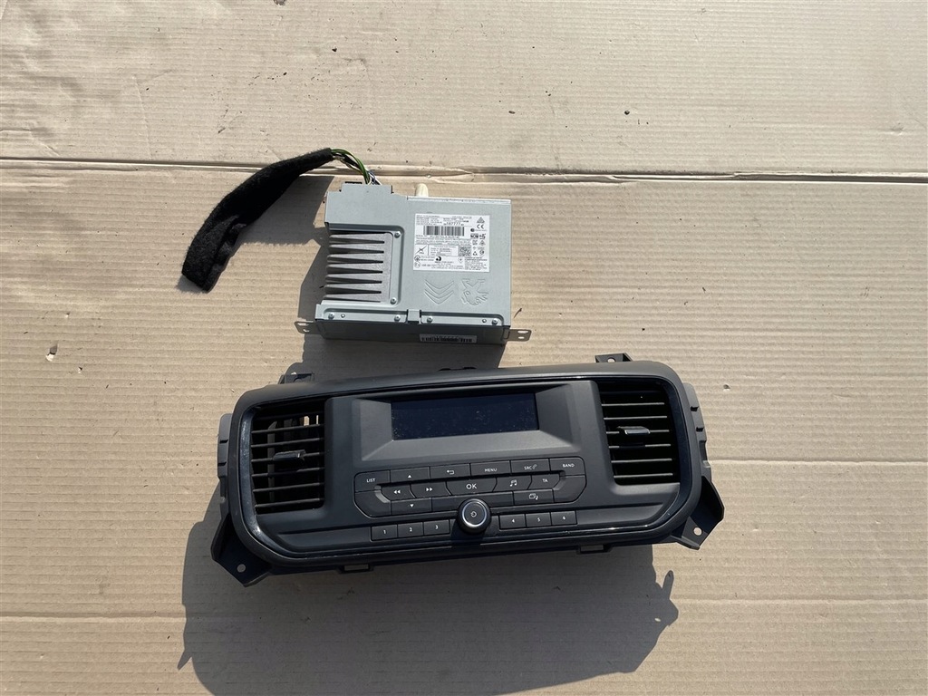 фото №1, Радіо дисплей колодка штекер peugeot expert 3 iii 16-