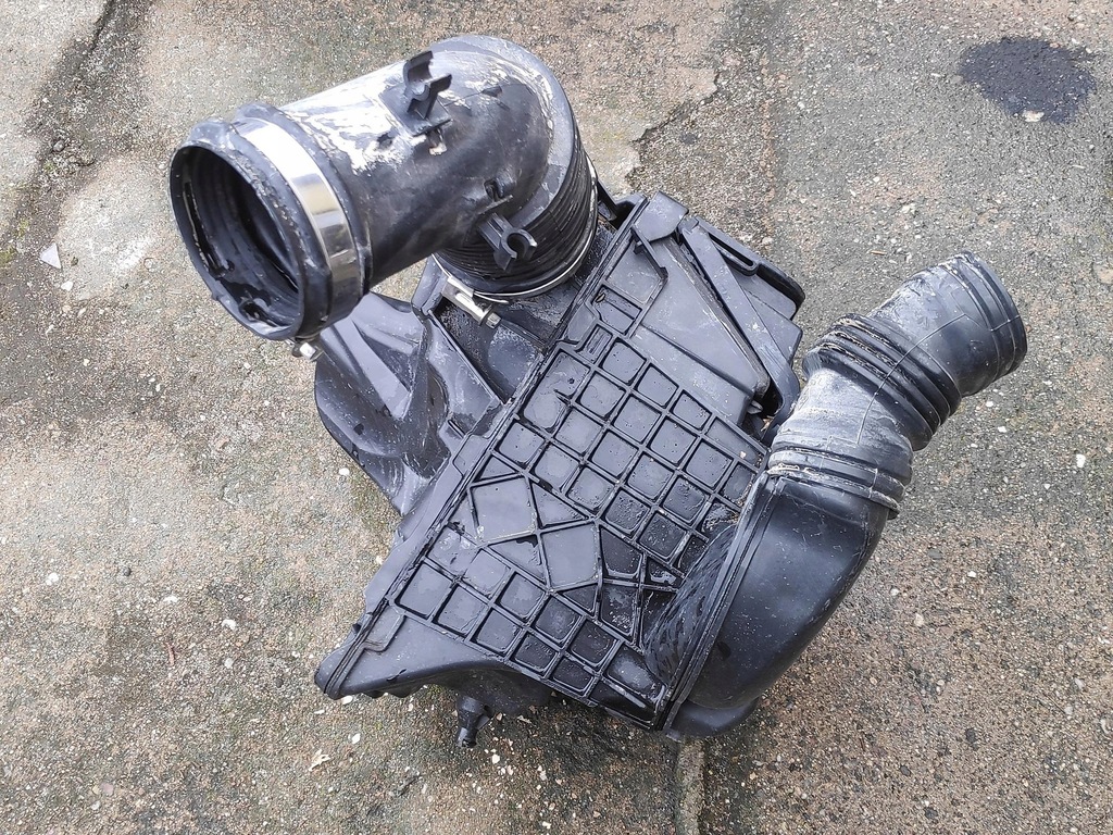 фото №7, Корпус фильтра воздуха 1.3tce renault megane iv 165755929r