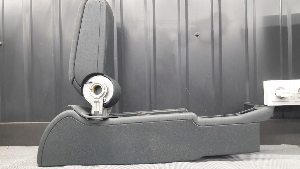 фото №9, 4b0863244b подлокотник audi a6 c5 зелёный