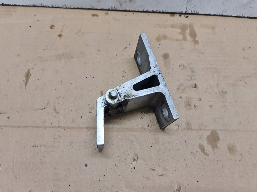 фото №1, Петля правий перед верхній audi a8 d2 4d0831402