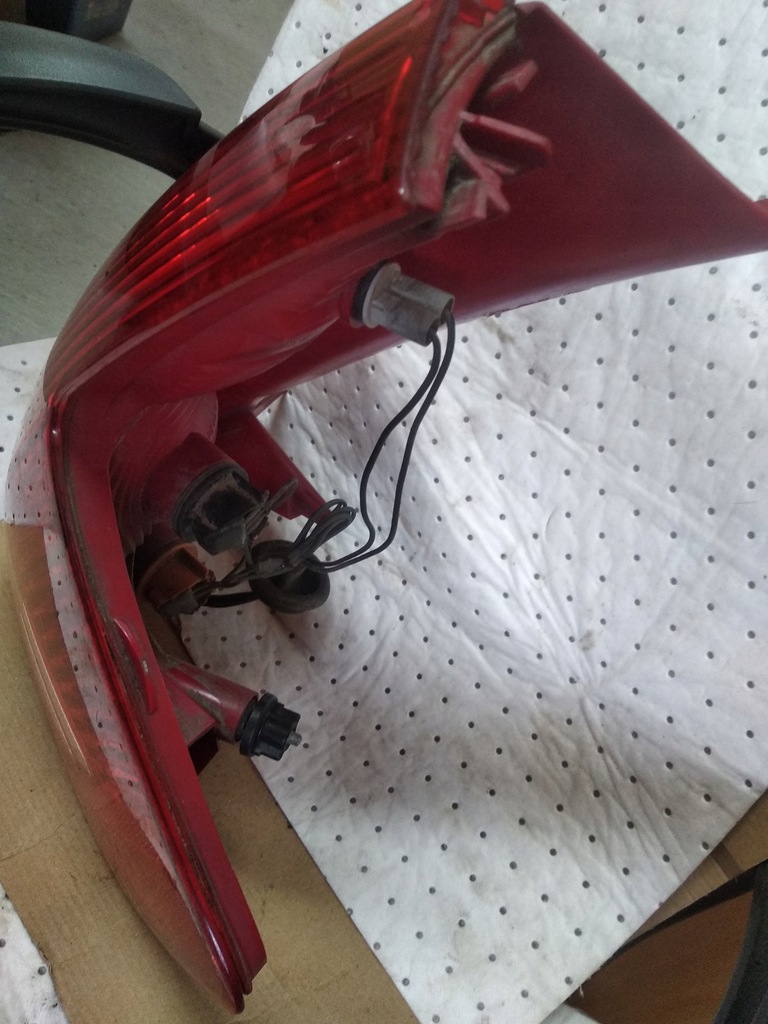 фото №16, Лампа правый задняя kpl. с отражатель citroen c4 i 5d 9655863980, 9655863780