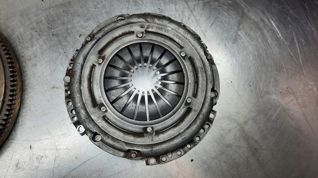 фото №5, Прижим 03d141025a колесо маховик 03d105271 vw polo 9n 1.2b