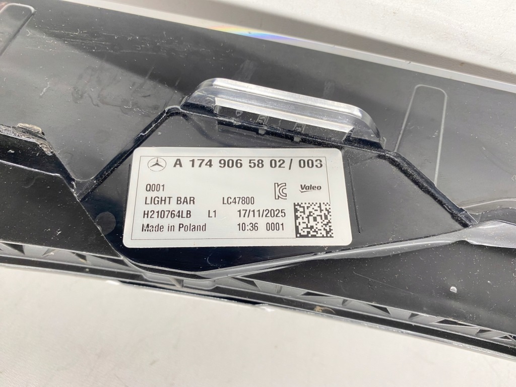 Решітка радіатора решітка радіатора накладка середня led перед передня mercedes cla 174 w174 2025- Зі Шроту