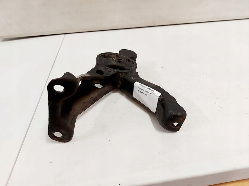 фото №6, Mitsubishi grandis 2.4 b подушка кронштейн двигателя кронштейн