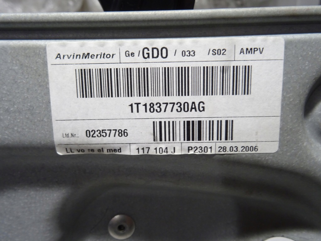 Подъемник стекло перед правый  vw touran 1 1t0 03-10 с Разборки