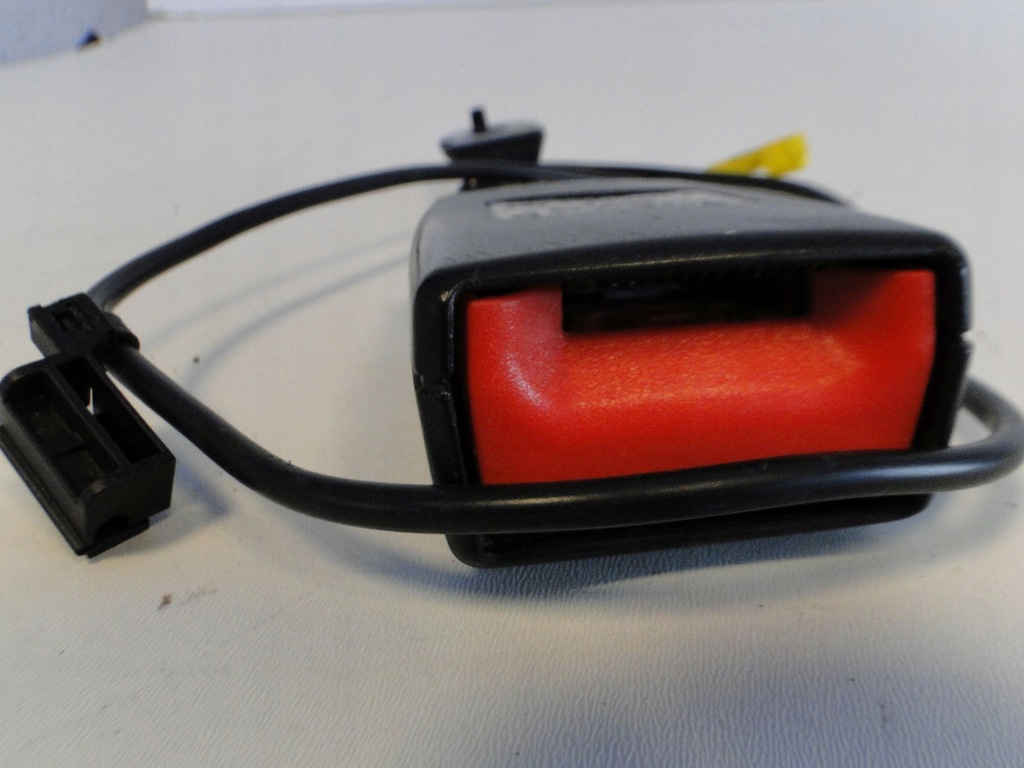 фото №8, Mercedes пряжка замок поперечина левый перед a2058600169 c 205 glc 253 eqc 293