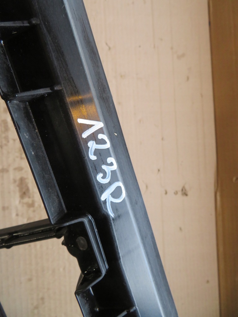 Решётка радиатора решётка бампера audi e-tron 4k 4ke807683a с Разборки