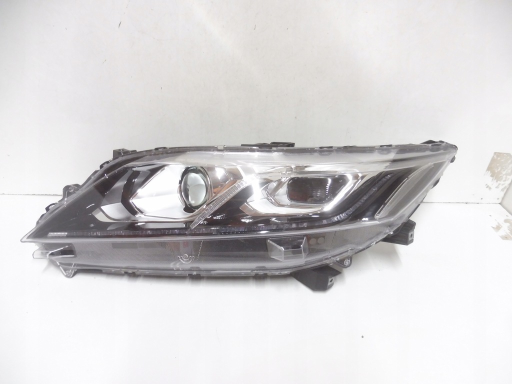 фото №1, Mitsubishi eclipse cross лампа права pol led