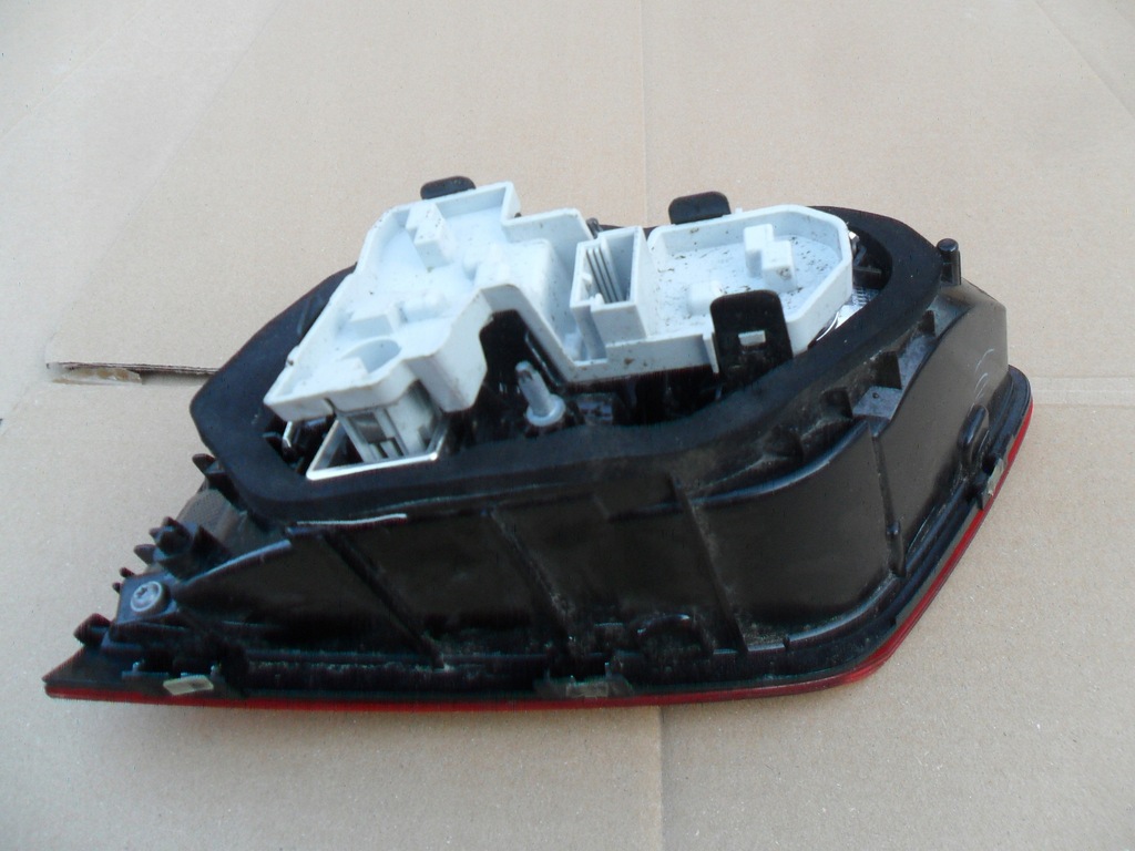 фото №13, Vw golf sportsvan лампа левый задняя 510.945.093.k