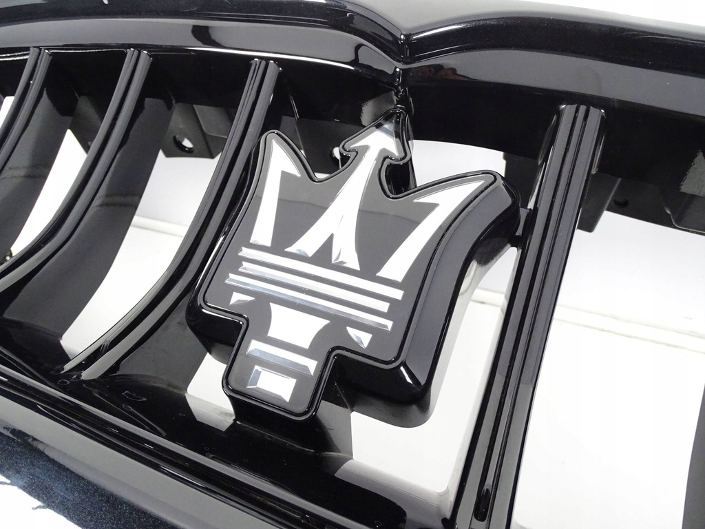 фото №9, Бампер перед передний maserati grecale m182 trofeo карбон