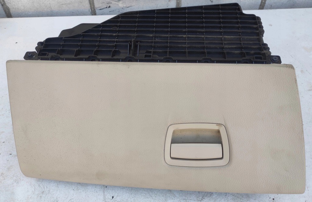 фото №1, Бардачок bmw f10 f11 europa 9173907