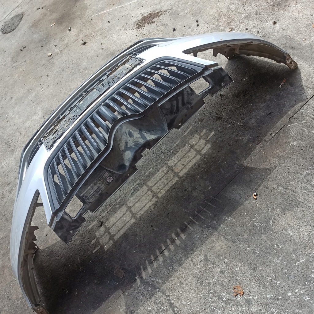 фото №6, Skoda fabia ii kombi бампер передний перед код лакокрасочного покрытия la7w