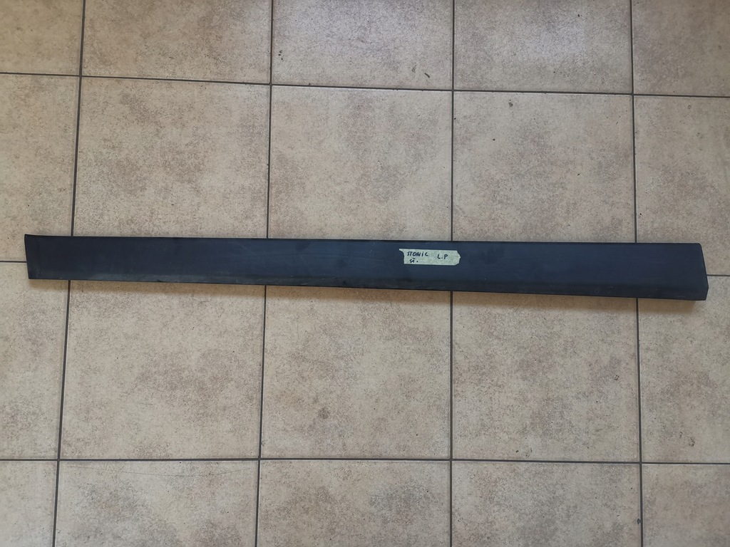 фото №1, Kia stonic молдинг двері лівий перед 87723-h8400