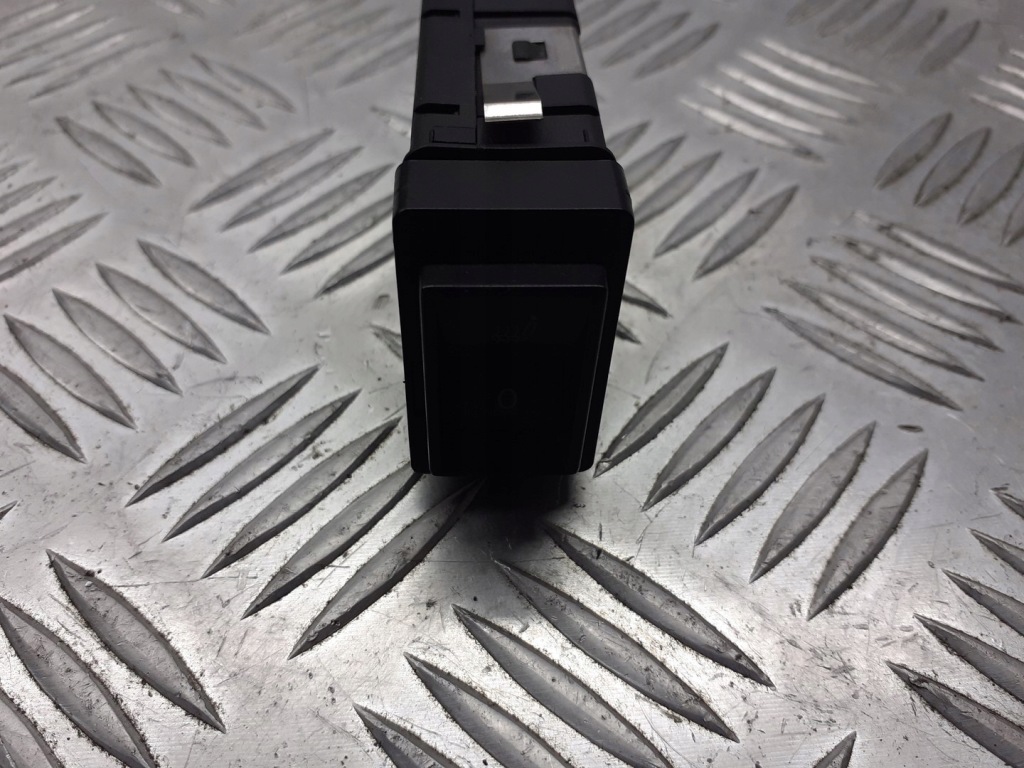 Купить Кнопка подогрев сиденье superb i 3u0963563