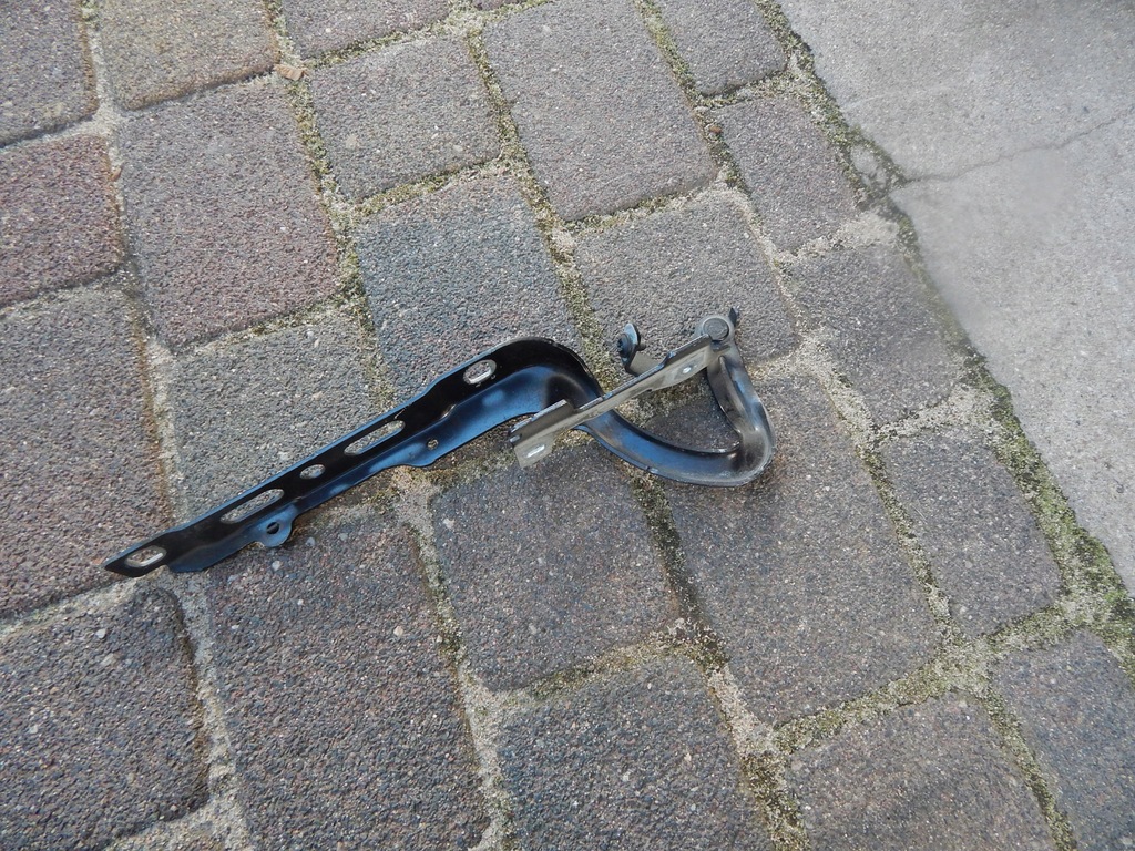 фото №2, Петля накладка prawyi peugeot 208 12-19 r