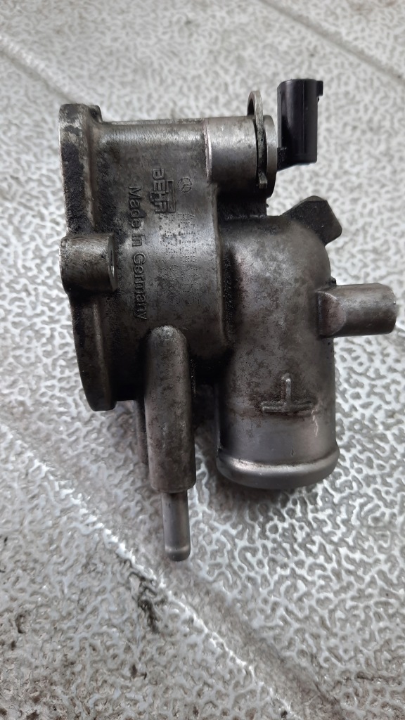 фото №1, Корпус термостата mercedes benz a6112031175