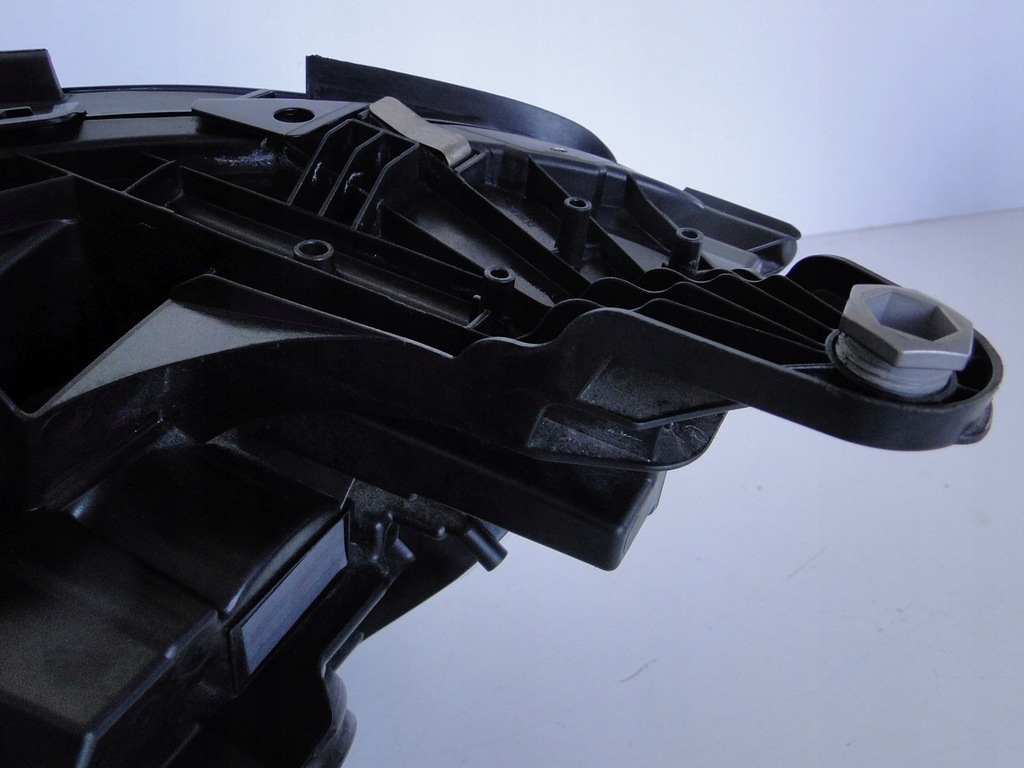 фото №11, Mercedes w213 лампа права multibeam led niebieska