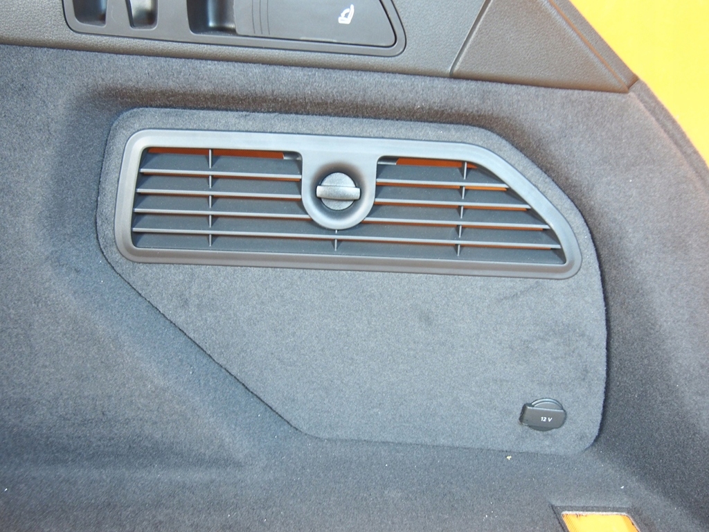 Audi e-tron 4ke обивка багажника пол обшивки 4ke863879 / 4ke863880 Киев