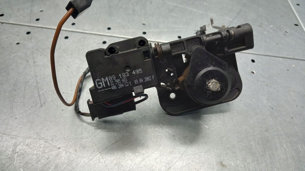 фото №1, Замок крышки opel corsa c 90534783