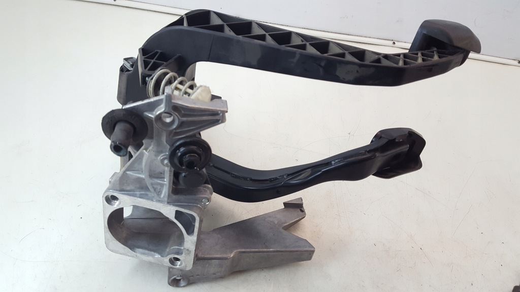 фото №7, Педали шланг сцепления audi a4 b6 2,0 fsi