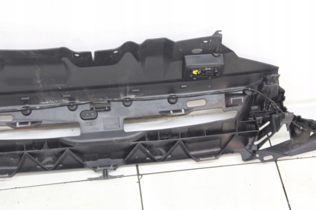 Накладка верхній поперечина підсилювач решітка  ford focus mk3 2010r- bm51-17e778-ah в Україні