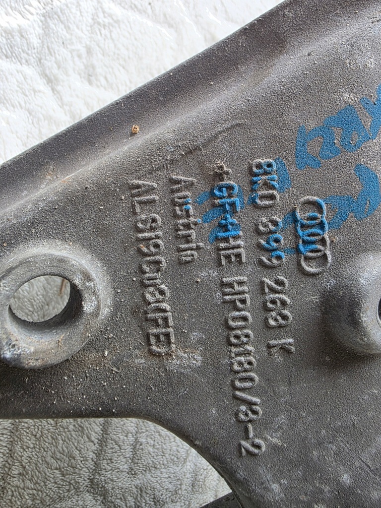 Кронштейн підпора коробки audi a4 b8 a5 8k0399263k Доставка