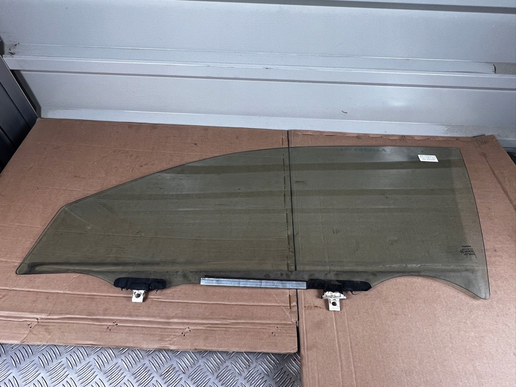 фото №1, Toyota corolla e12 02-06 3d стекло дверь левый перед