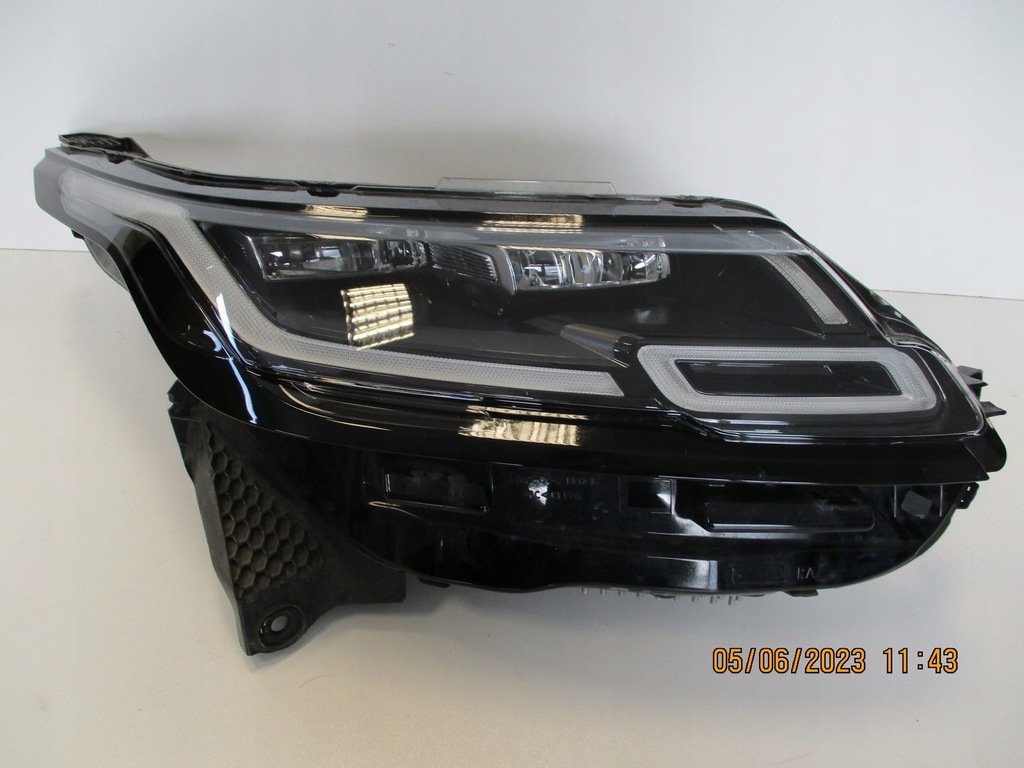 фото №1, Лампа full led правая range velar j8a2-13w029-eg