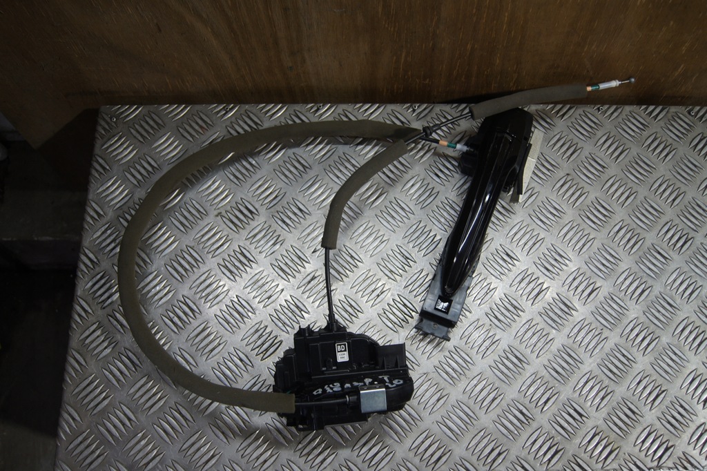 фото №1, Замок дверь правый задняя infiniti q50