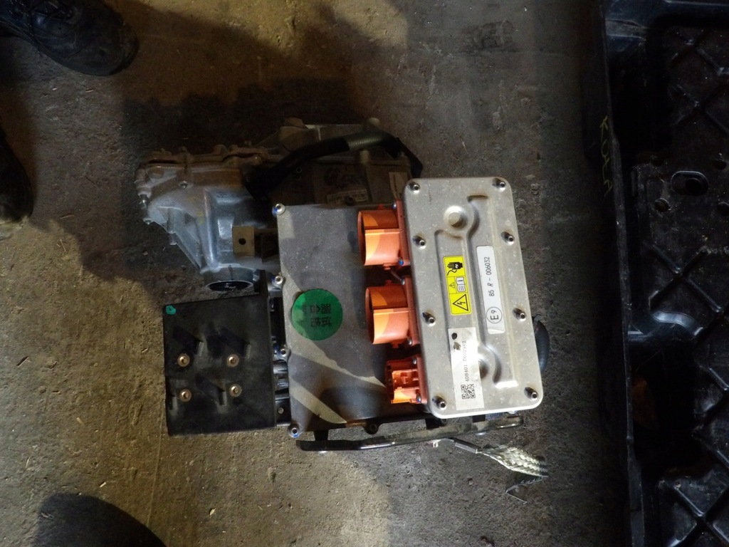 фото №1, Двигатель коробка передач 4db401 dacia spring re0dh