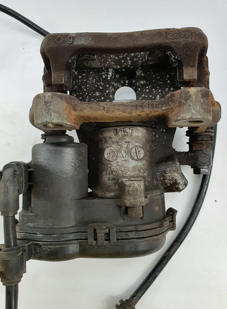 фото №7, Суппорт тормозной левый задняя mercedes w176 w246 w117