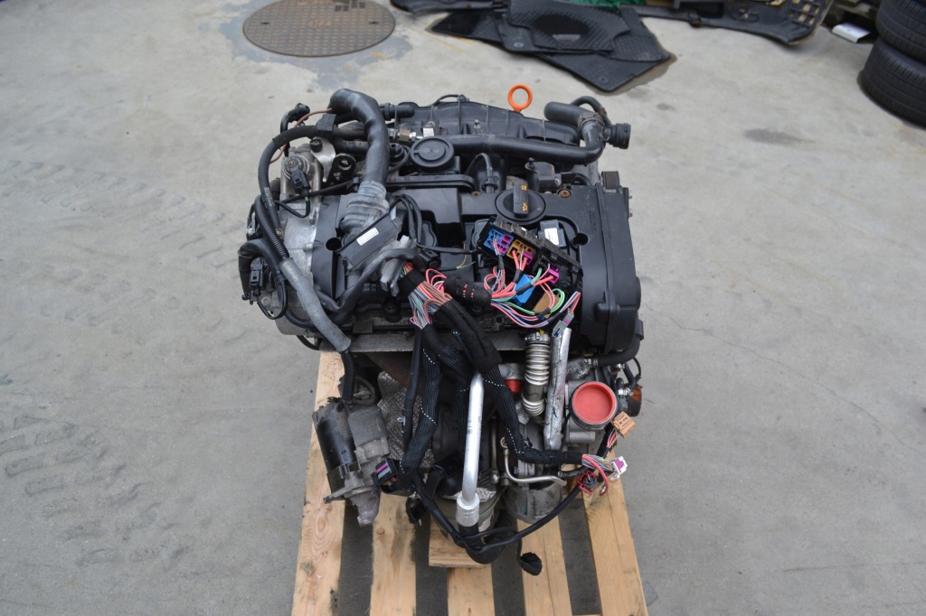 Двигатель комплектный  audi a4 a6 2.0 tfsi bwt с całym оборудование f/v Недорого