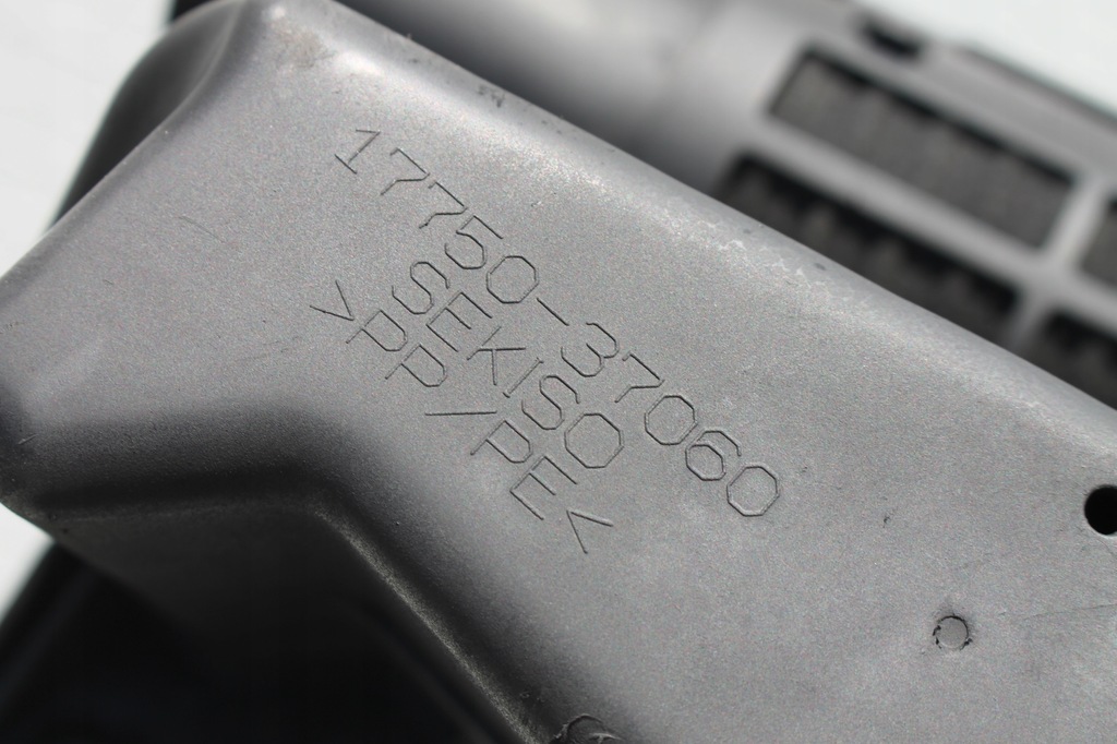 фото №7, Резонатор ловушка воздуха toyota prius iii1.8 09-