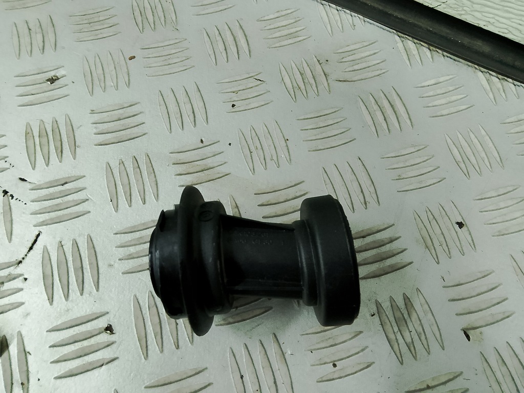 фото №1, Vw atlas cross 2023 2.0tsi трубка фланец заливной масла 06k103281a